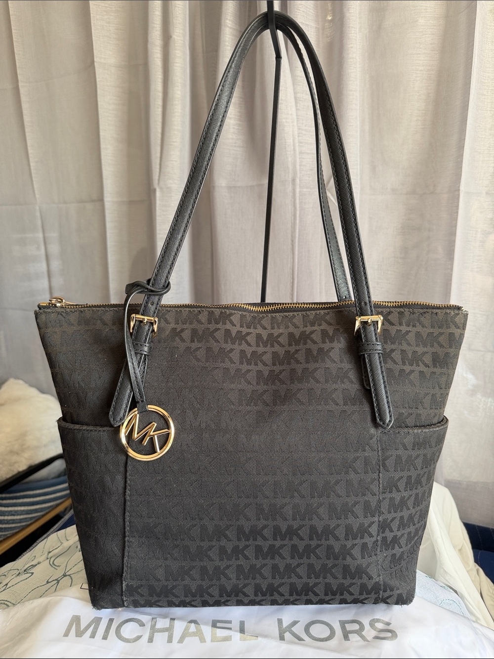 Michael Kors Signature Tote w/MK Dust Bag